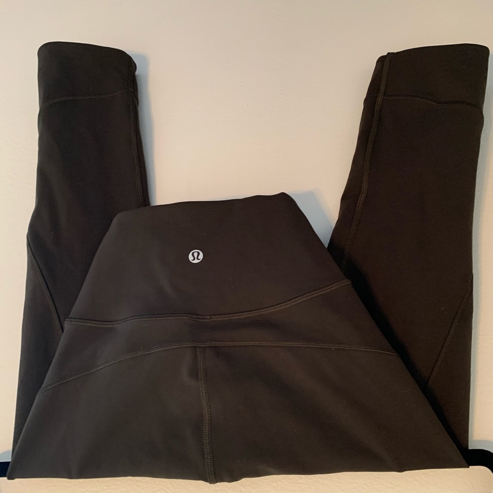 Lululemon in movement cropped leggings